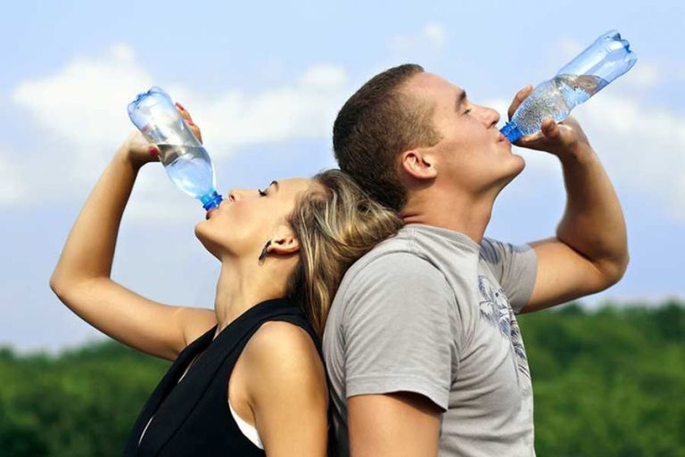 ¿Por qué es importante consumir agua?